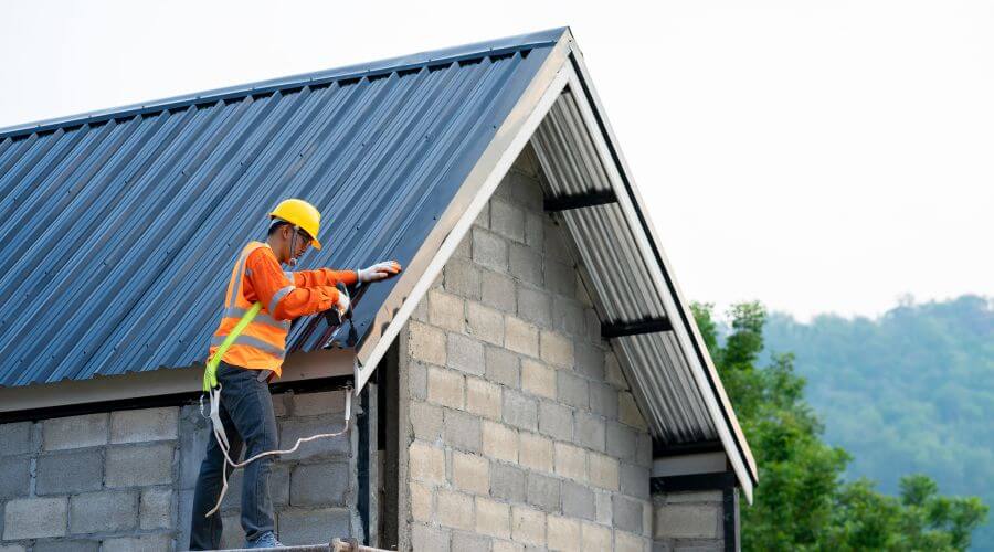 Professional gutter cleaning in Darwin, CA